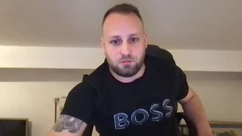 Snapshot of kobasic chatting on 23, 11, 2025 hugo online show from 23, 11, 2025