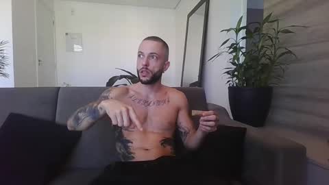 Snapshot of kobegotmeat chatting on 23, 10, 2025 KOBE online show from 23, 10, 2025