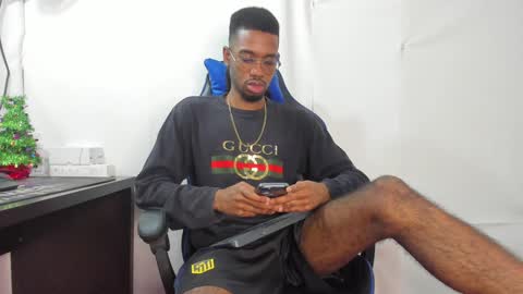 Snapshot of kofi_exotic_ chatting on 11, 12, 2024 kofi online show from 11, 12, 2024