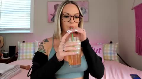  KORA MARiNA  online show from 7, 1, 2025