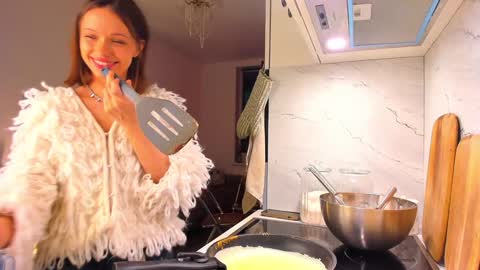 Snapshot of kossie_ chatting on 1, 2, 2025 kossie_ online show from 1, 2, 2025