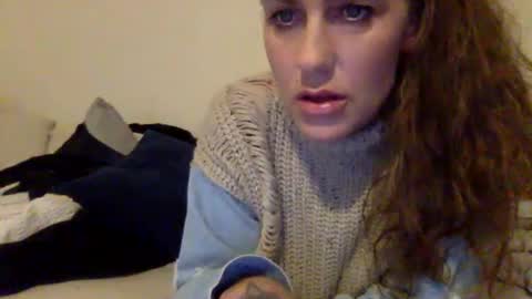 Snapshot of koyoteej chatting on 6, 2, 2025 koyoteej online show from 6, 2, 2025