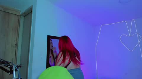 Snapshot of kpayton99 chatting on 31, 1, 2025 Khloe online show from 31, 1, 2025