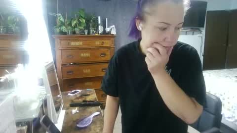 Snapshot of kreamyk420 chatting on 1, 11, 2025 kreamyk420 online show from 1, 11, 2025