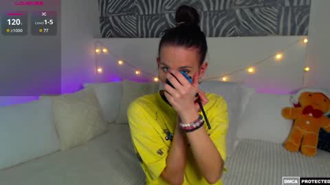 Snapshot of kris_167 chatting on 5, 2, 2025 Kris online show from 5, 2, 2025