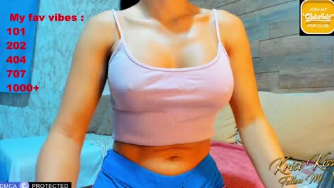 KrisiFollow me  Thumb UP  online show from 26, 11, 2025