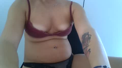 Snapshot of kriss_grace chatting on 15, 9, 2025 Grace online show from 15, 9, 2025