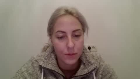 Snapshot of kriss_grace chatting on 28, 10, 2025 Grace online show from 28, 10, 2025