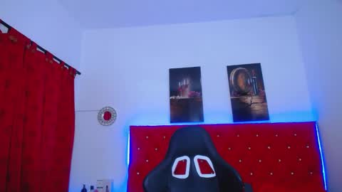 kriss_sweetboobs online show from 29, 1, 2025