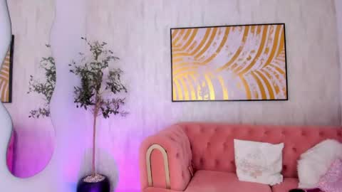 Snapshot of krissi_latore chatting on 17, 5, 2026 Krisstine online show from 17, 5, 2026