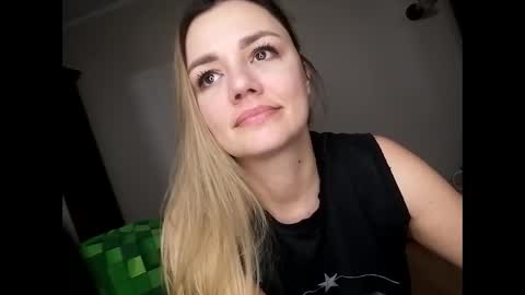 Snapshot of krisssexi chatting on 16, 1, 2025 KrissSexi online show from 16, 1, 2025