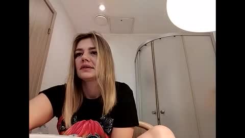 Snapshot of krisssexi chatting on 15, 2, 2025 KrissSexi online show from 15, 2, 2025