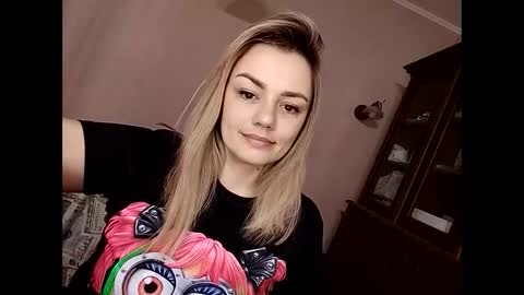 Snapshot of krisssexi chatting on 4, 3, 2025 KrissSexi online show from 4, 3, 2025