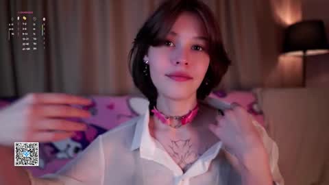 Snapshot of krissyhei chatting on 8, 10, 2025 Sarah online show from 8, 10, 2025