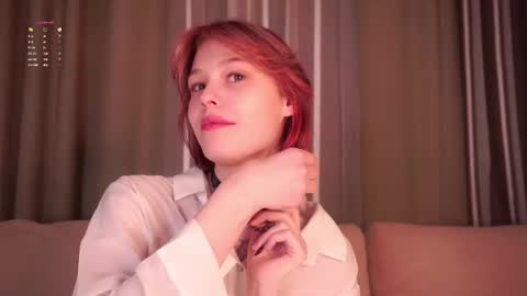 Snapshot of krissyhei chatting on 28, 11, 2025 Sarah online show from 28, 11, 2025