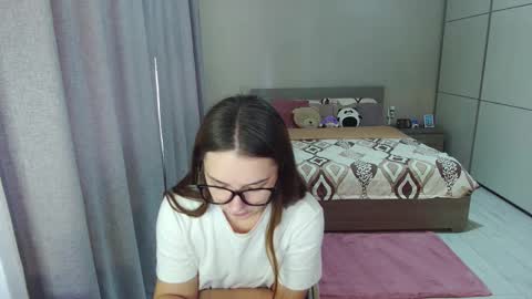 twitter    Annemarye 23 online show from 16, 9, 2025