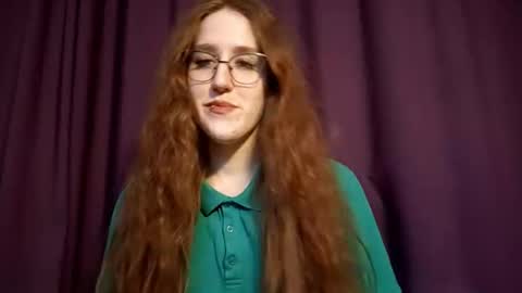 Snapshot of kristansarinsky chatting on 25, 11, 2025 Kris online show from 25, 11, 2025