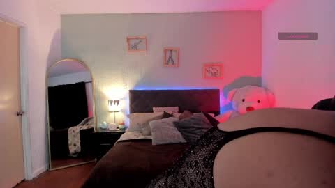 Snapshot of kristen_kassi chatting on 28, 2, 2025 Kristen online show from 28, 2, 2025