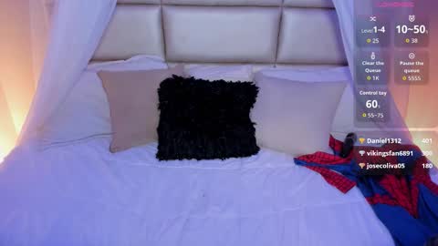 Snapshot of kristen_kassi chatting on 7, 10, 2025 Kristen online show from 7, 10, 2025