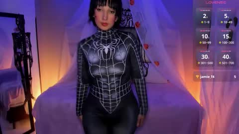 Snapshot of kristen_kassi chatting on 17, 10, 2025 Kristen online show from 17, 10, 2025