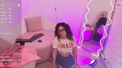 kristen_tay online show from 4, 2, 2025