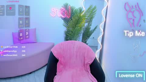 kristen_tay online show from 10, 2, 2025