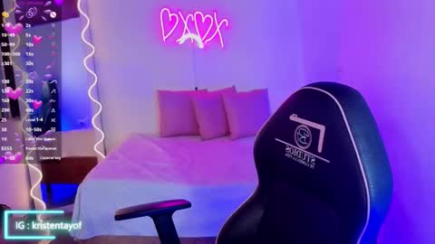 kristen_tay online show from 21, 10, 2025