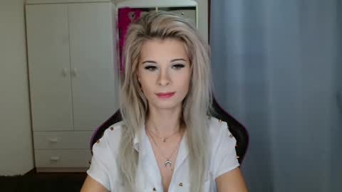 KristineAmore online show from 27, 10, 2025