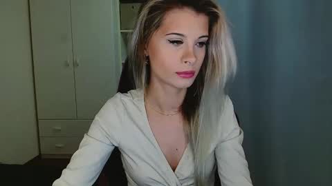 KristineAmore online show from 22, 12, 2025