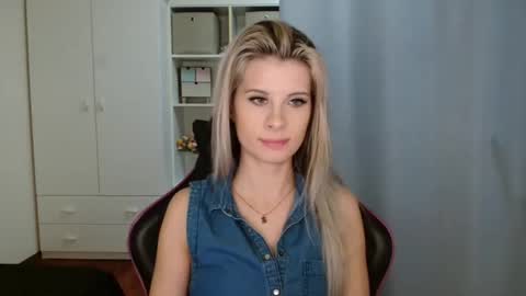 KristineAmore online show from 28, 2, 2026