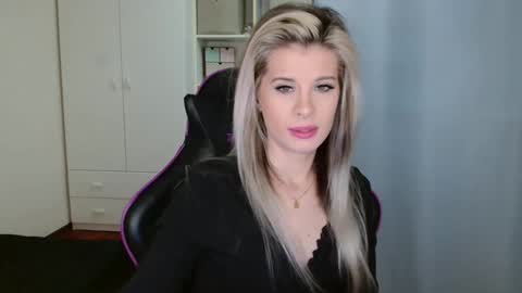 KristineAmore online show from 3, 3, 2026