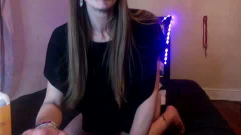 Kristycake online show from 7, 3, 2025