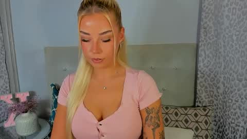 Snapshot of kristyflowers chatting on 1, 6, 2026 KristyFlowers online show from 1, 6, 2026