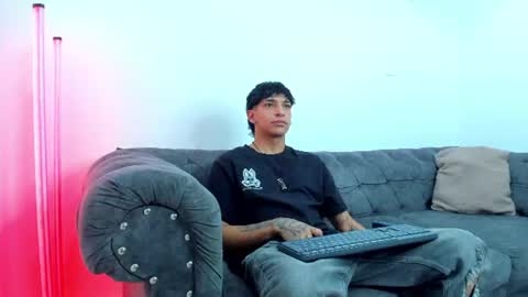Snapshot of kroywave chatting on 14, 7, 2026 Kroy Wave Muscle Tattoos Latino online show from 14, 7, 2026
