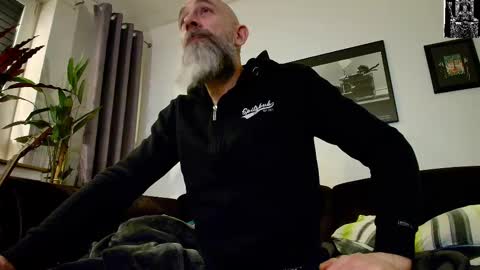 krummersaebel online show from 8, 3, 2025