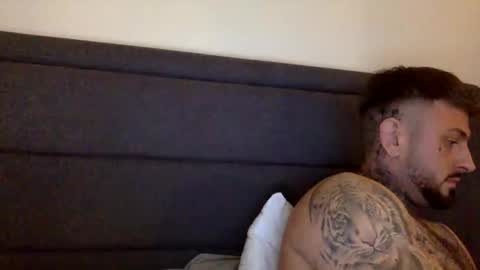 Snapshot of krxt13 chatting on 27, 10, 2025 krxt13 online show from 27, 10, 2025