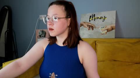 Snapshot of krysadapp chatting on 12, 9, 2025 Krys online show from 12, 9, 2025