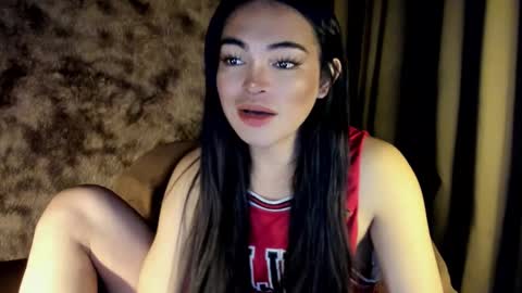 Snapshot of krystal_angel chatting on 4, 3, 2025 krystal_angel online show from 4, 3, 2025