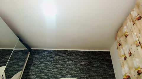 Snapshot of krystal_desire chatting on 23, 12, 2024 krystal desire online show from 23, 12, 2024