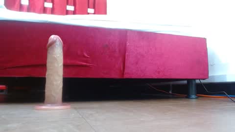 KRYSTAL THOMSON online show from 3, 3, 2025