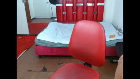 KRYSTAL THOMSON online show from 8, 10, 2025