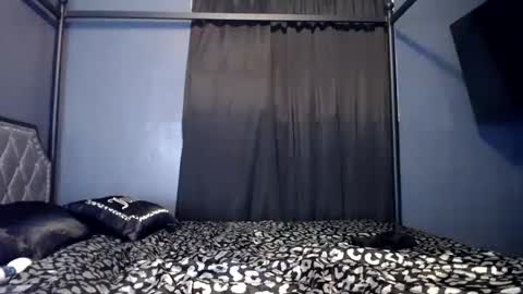 Krystal Blake online show from 5, 3, 2025