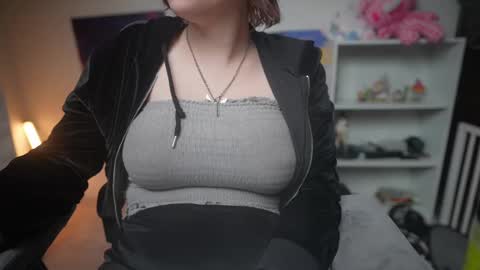 Krystal Syx online show from 4, 3, 2025