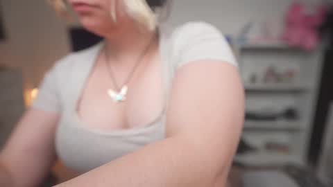 Krystal Syx online show from 16, 10, 2025