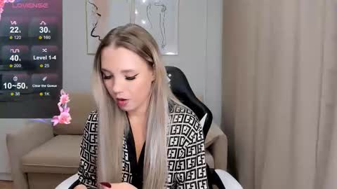 Lady online show from 5, 10, 2025