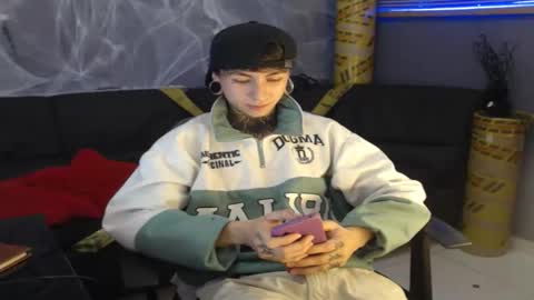 Snapshot of kuregari_xs chatting on 26, 10, 2025 kuregari_xs online show from 26, 10, 2025