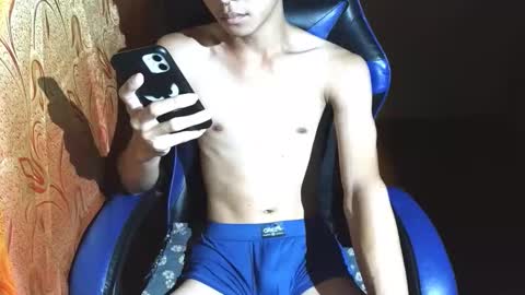 Snapshot of kurtxxx07 chatting on 18, 12, 2025 kurtxxx07 online show from 18, 12, 2025