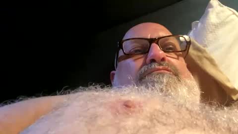 Snapshot of kvothe1972 chatting on 9, 10, 2025 KvotheBear online show from 9, 10, 2025