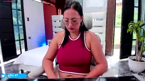 kya_miller_ online show from 28, 7, 2026