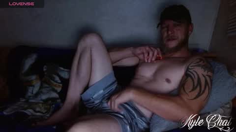 Kyle chat online show from 26, 10, 2025